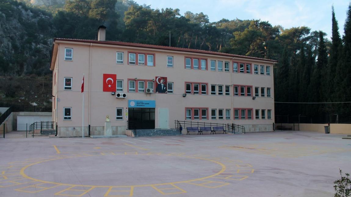 Şehit Yiğit Şahan Ortaokulu Fotoğrafı